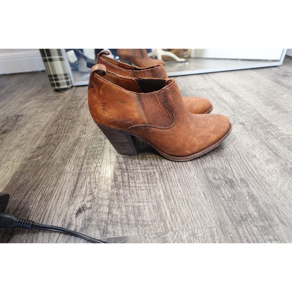FRYE Womens Size 7 M Brown Leather  Ankle Fashion Western Boots